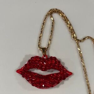 Glamorous Red Lip Pendant Necklace with Gold Chain
